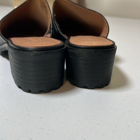 The Mindy Lugsole Mule in Leather - Picture 3 of 6